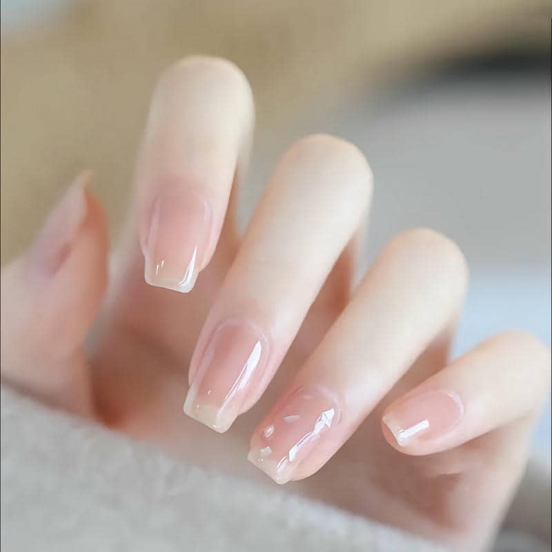 ảnh mẫu màu nail đơn giản làm sáng da