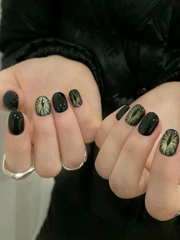 ảnh mẫu nail cá tính cho móng ngắn