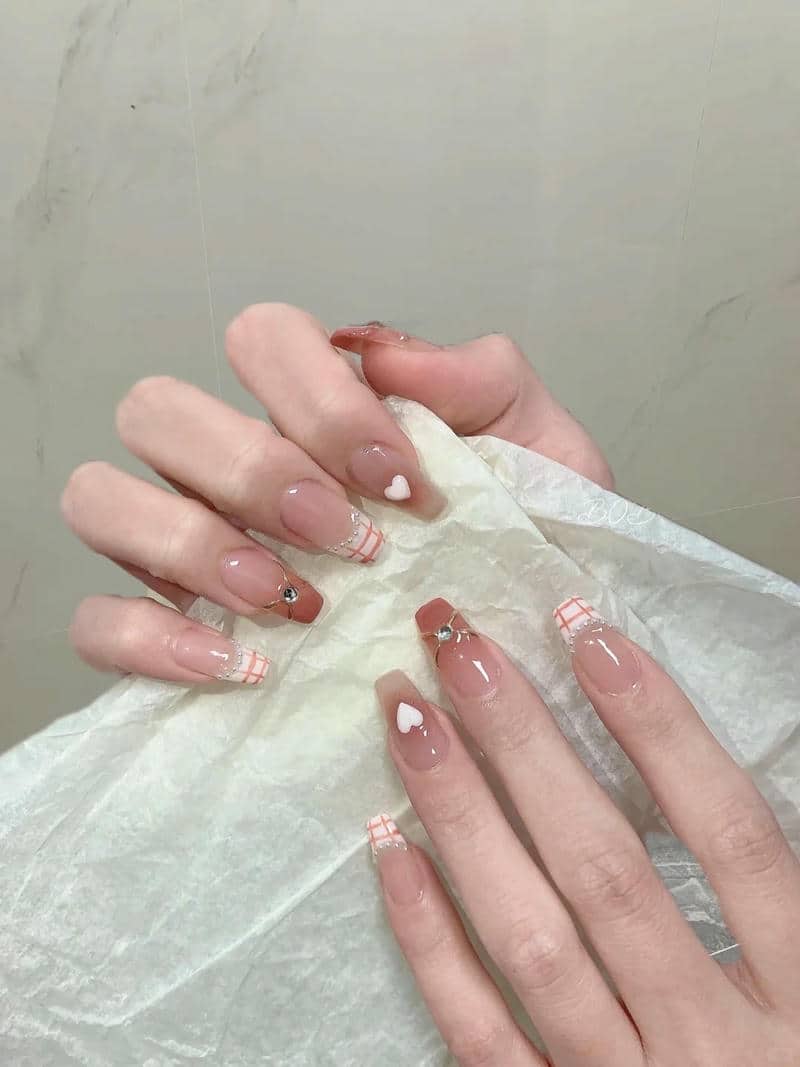 ảnh mẫu nail caro hồng