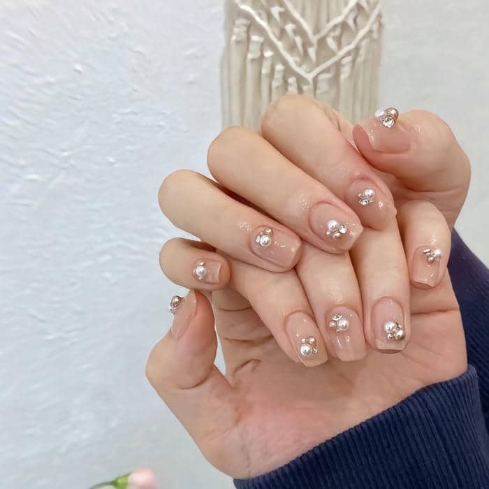 ảnh mẫu nail đính ngọc trai đơn giản