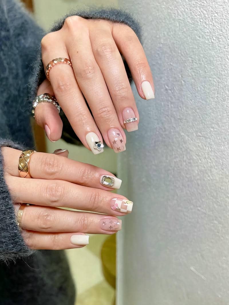 ảnh mẫu nail hàn quốc đính đá
