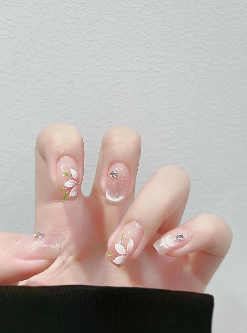 ảnh mẫu nail hoa đào cho móng ngắn