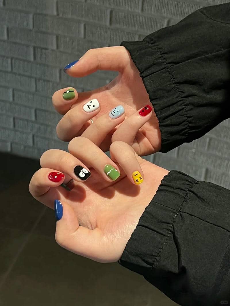 ảnh mẫu nail mặt cười