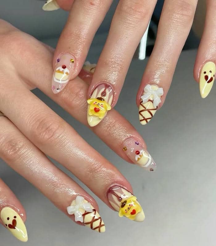 ảnh mẫu nail màu vàng
