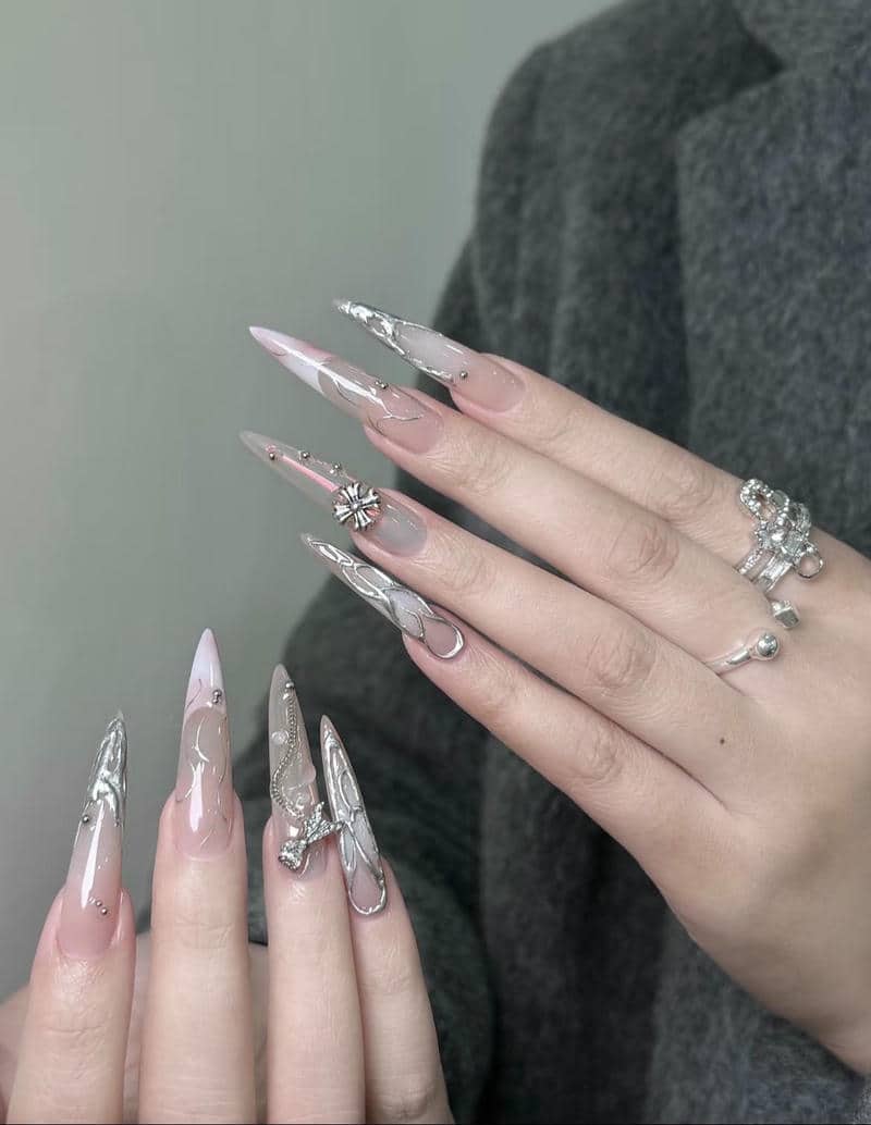 ảnh mẫu nail nhọn siêu cá tính