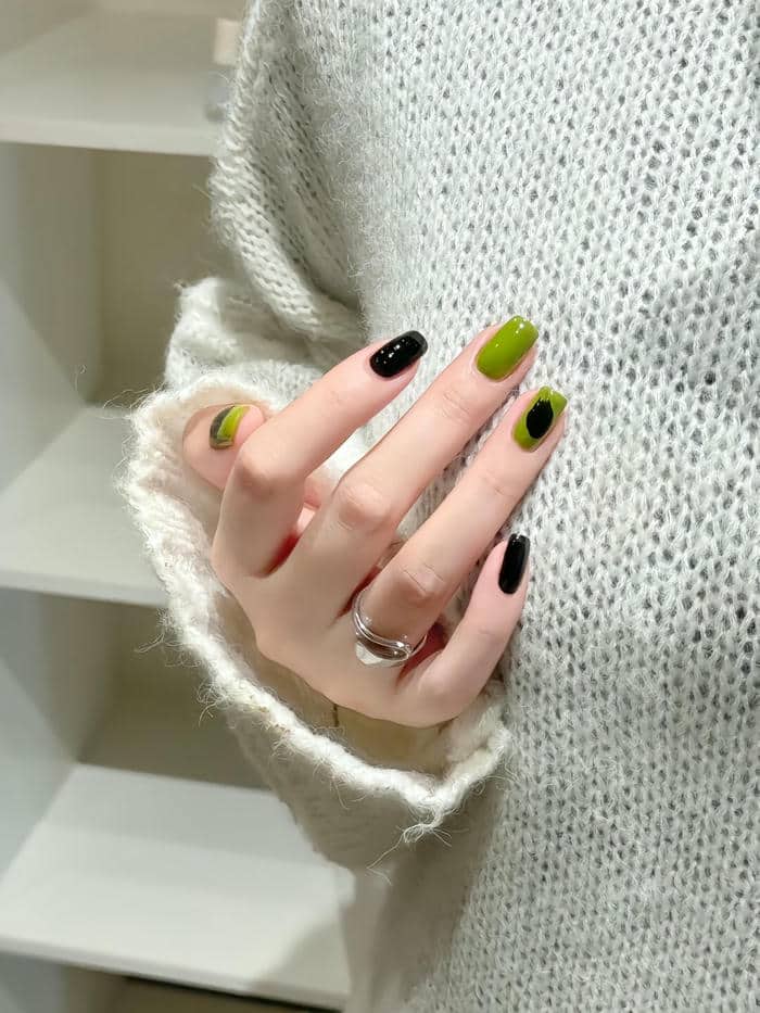 ảnh mẫu nail tông màu xanh lá