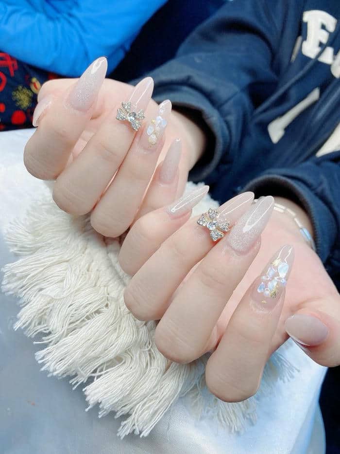 ảnh mẫu nail xà cừ sang chảnh
