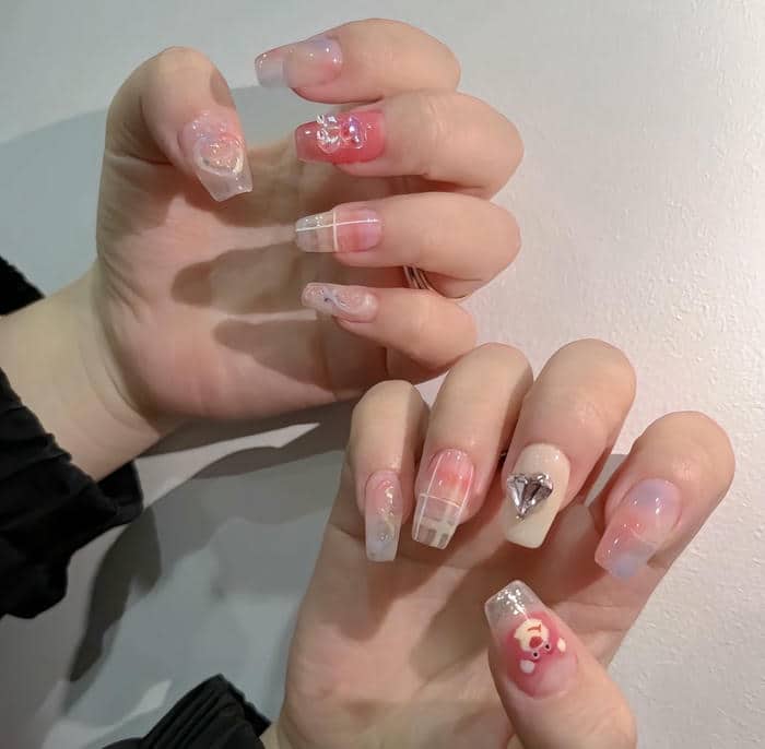 ảnh nail gấu dâu cute