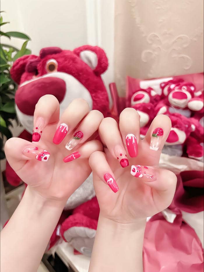 ảnh nail gấu dâu dễ thương