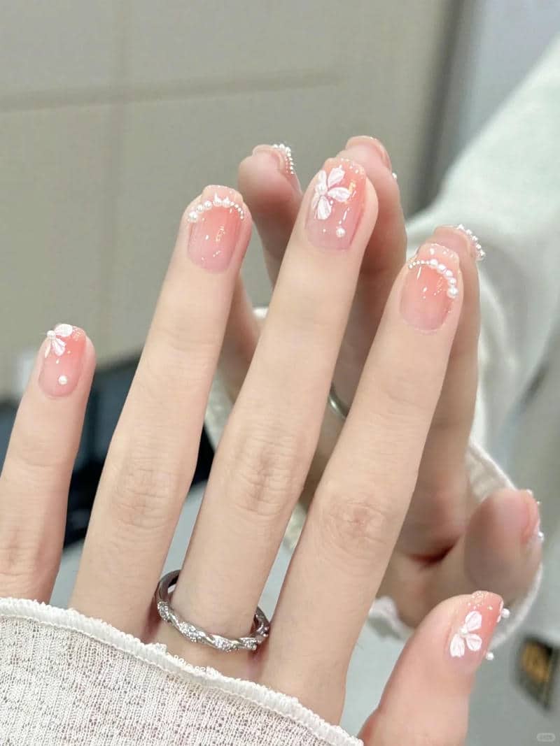 ảnh nail hoa đào cho móng ngắn