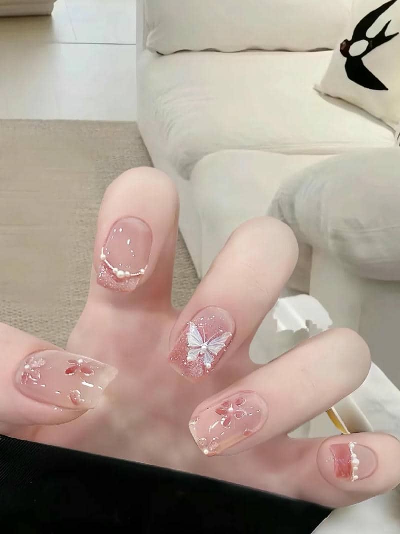 ảnh nail hoa hồng đáng yêu