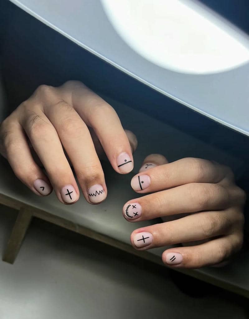 ảnh nail mặt cười cá tính