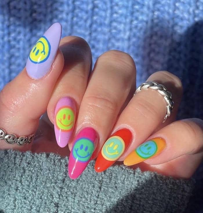 ảnh nail nhiều màu