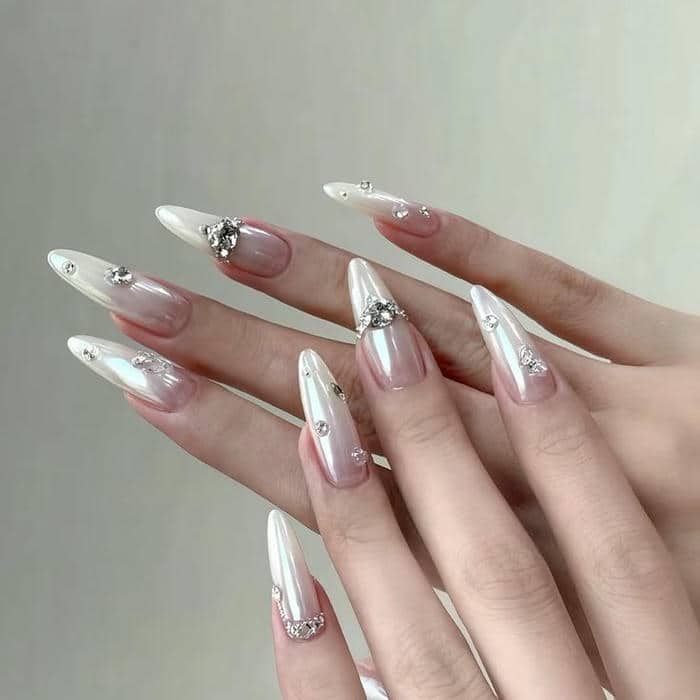 ảnh nail trắng ngọc trai