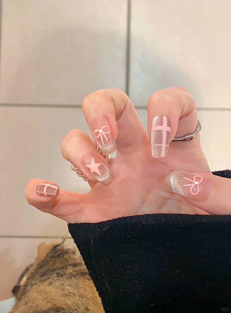 ảnh nail valentine nhẹ nhàng, đơn giản
