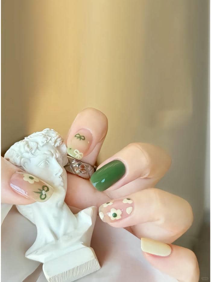 ảnh nail xanh lá đậm