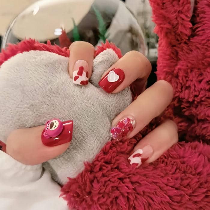 ảnh vẽ nail hoạt hình gấu dâu