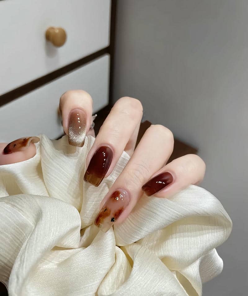 mẫu màu nail cho da ngăm