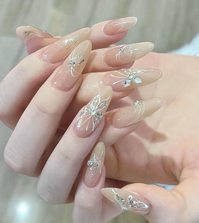 mẫu mẫu nail màu vàng đính đá