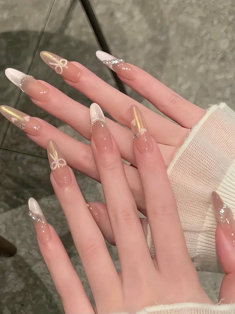 mẫu nail bánh bèo móng nhọn