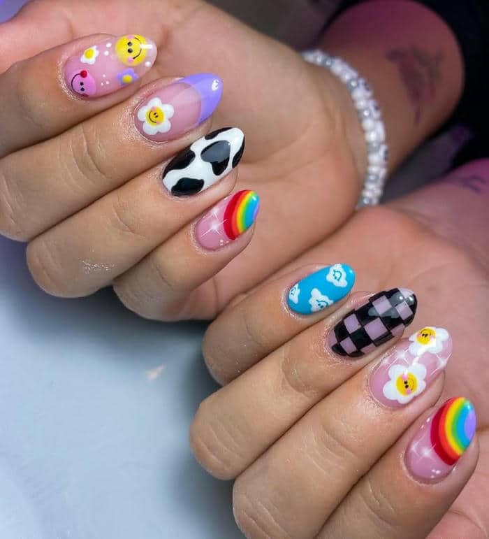 mẫu nail bò sữa nhiều màu