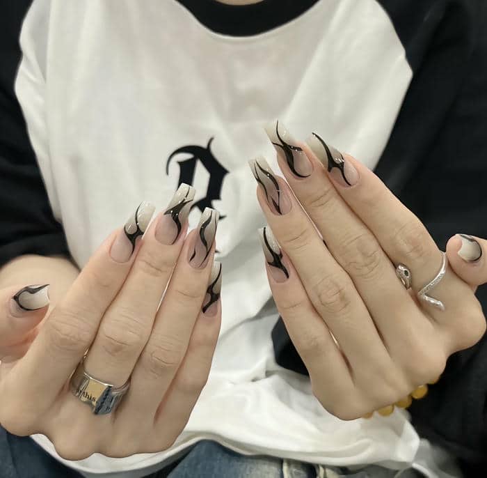 mẫu nail cá tính đơn giản