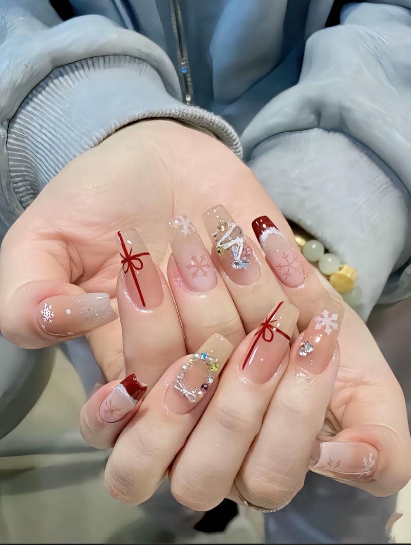 mẫu nail cây thông noel cute