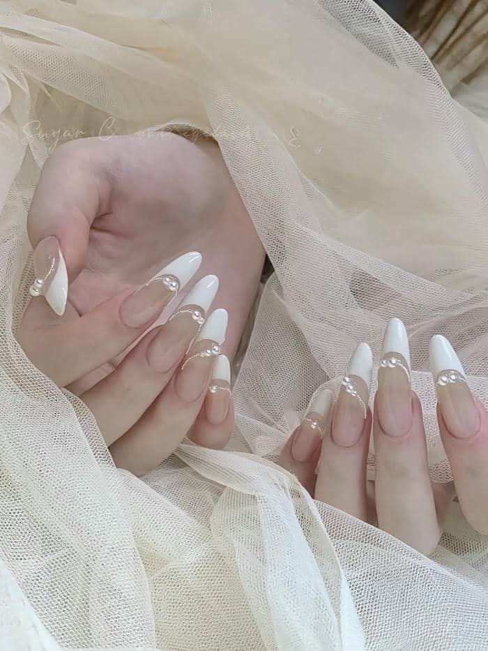 mẫu nail cô dâu màu trắng