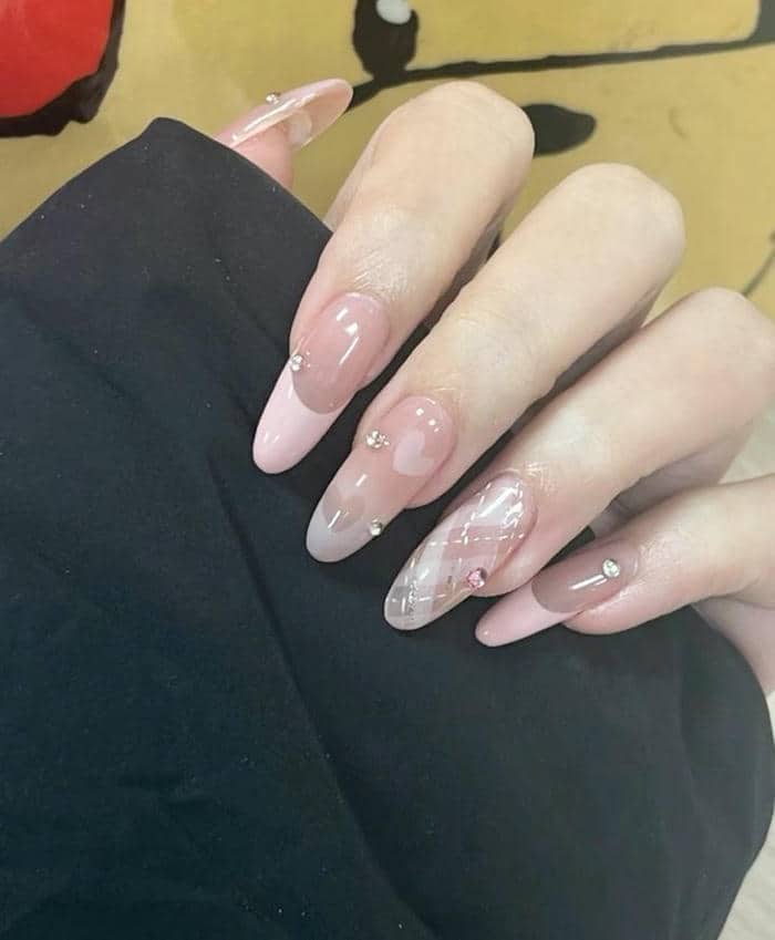 mẫu nail cô dâu nhẹ nhàng