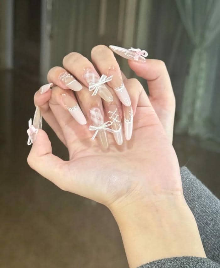 mẫu nail đính nơ nhẹ nhàng