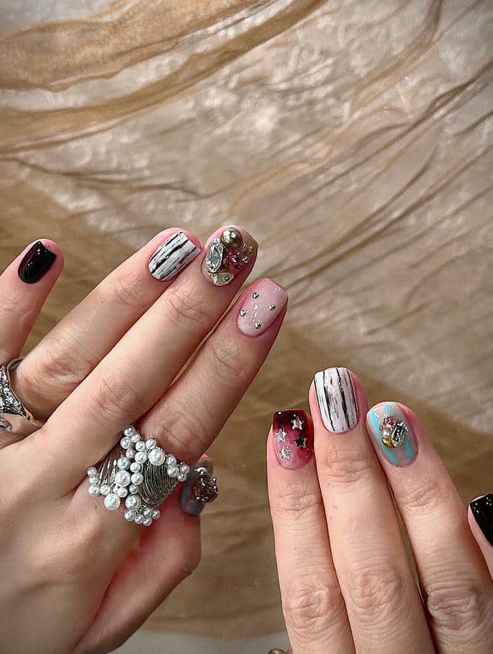 mẫu nail đơn giản cá tính
