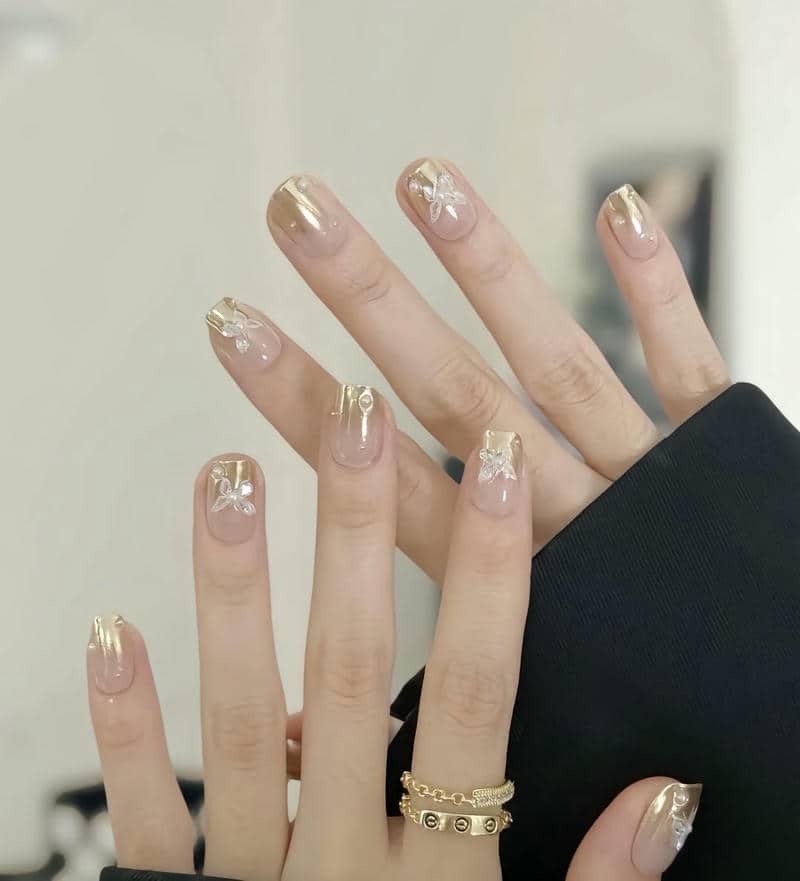 mẫu nail đơn giản cá tính