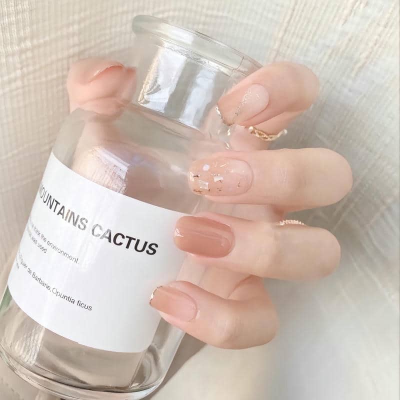 màu nail đơn giản làm sáng da