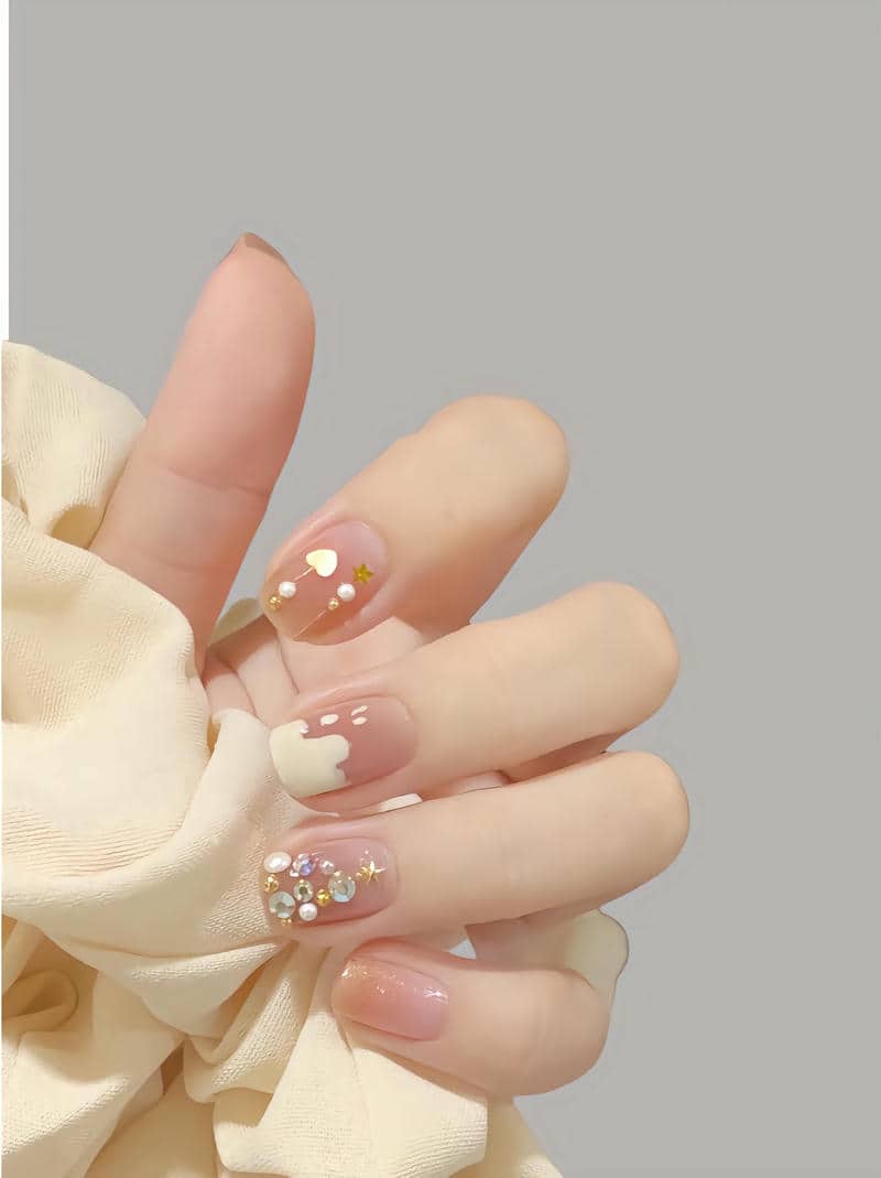 mẫu nail đơn giản nhẹ nhàng cho móng ngắn