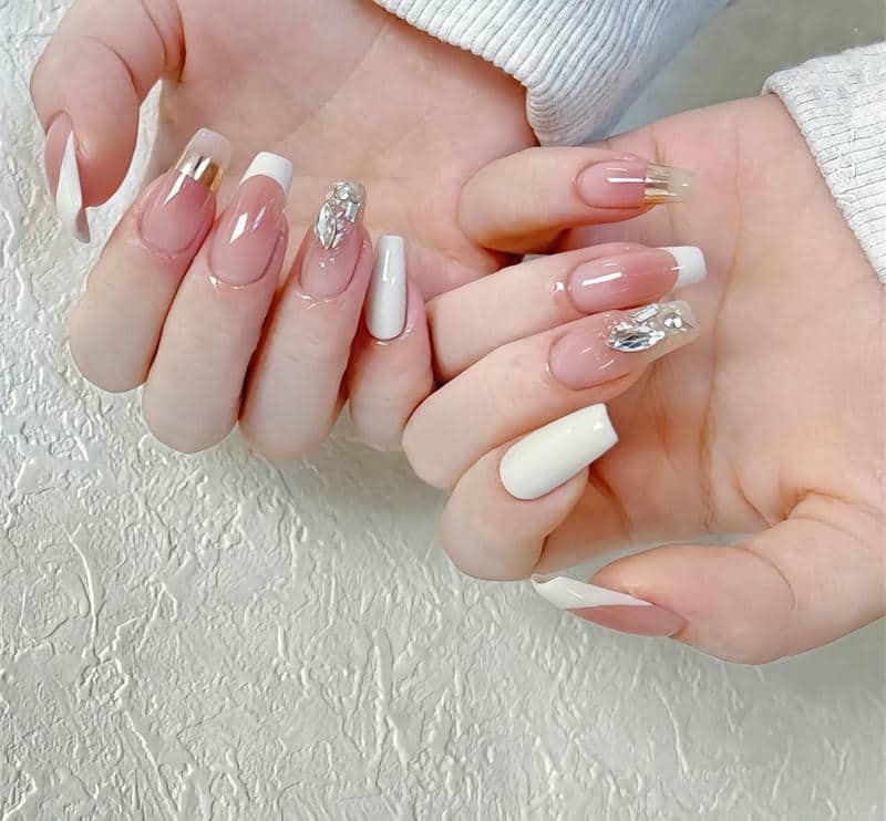 mẫu nail đơn giản sang trọng
