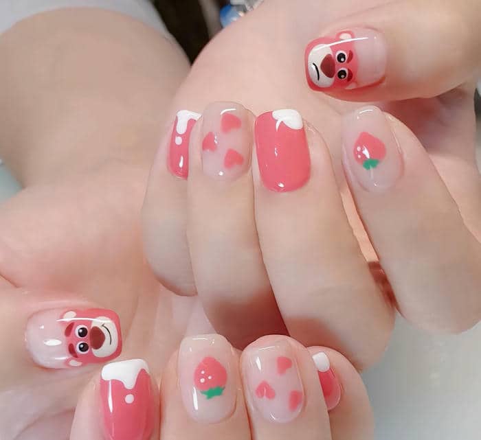 mẫu nail gấu dâu ngắn