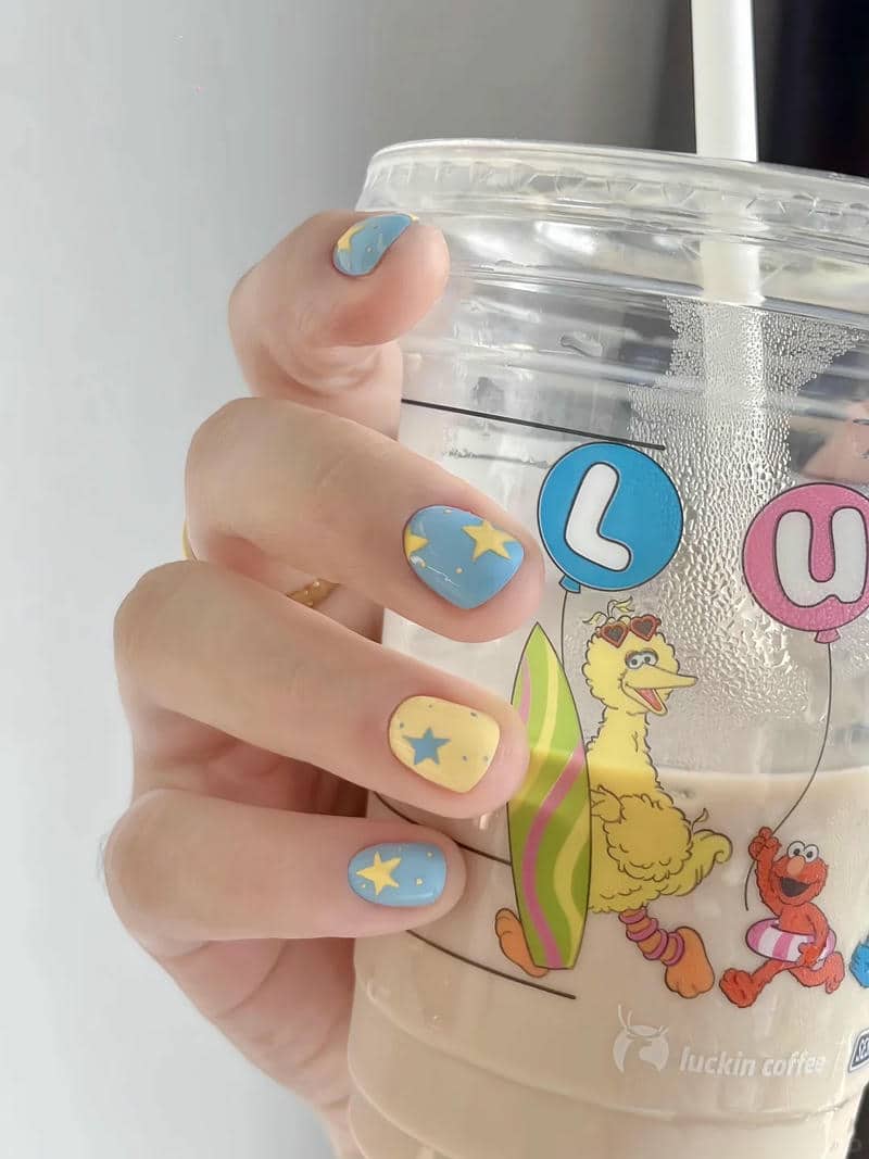 mẫu nail hài hước đơn giản
