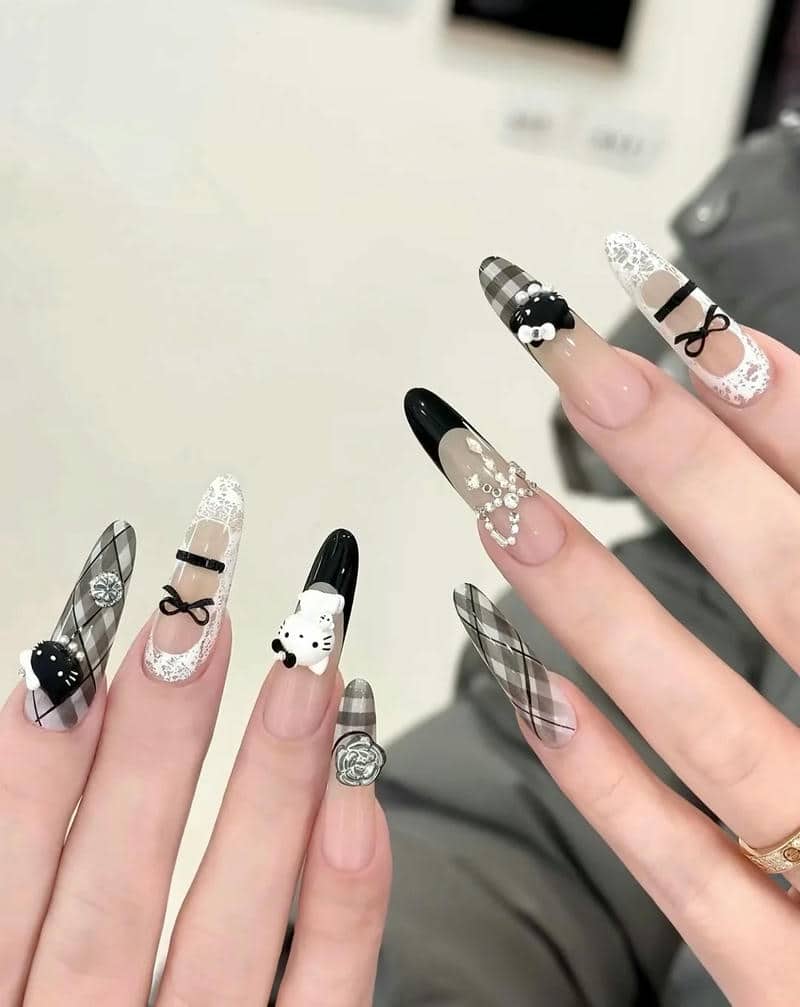 mẫu nail hello kitty cá tính