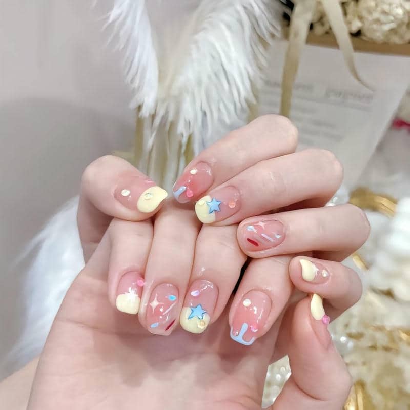 mẫu nail học sinh đơn giản