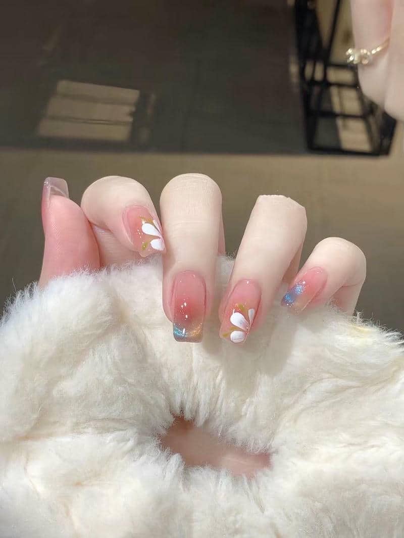 mẫu nail hồng thạch nhẹ nhàng