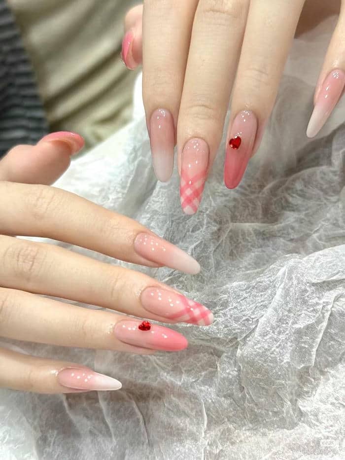 mẫu nail loang lòng đào cute