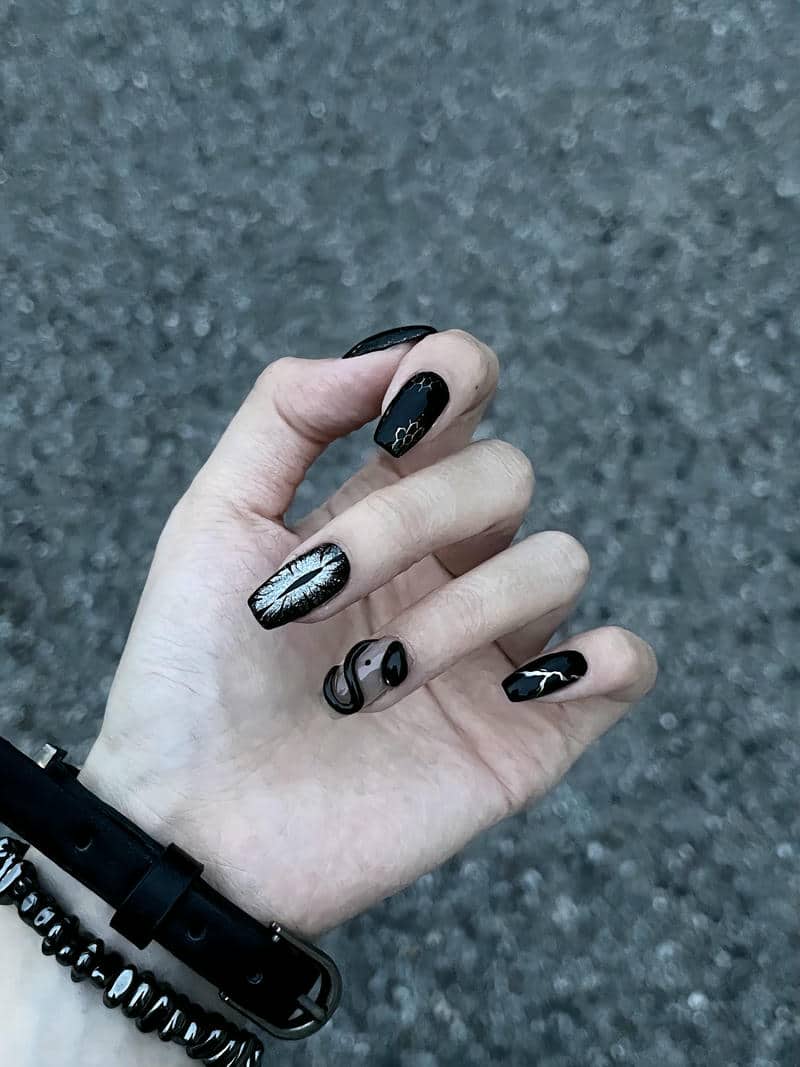 mẫu nail mắt mèo đen