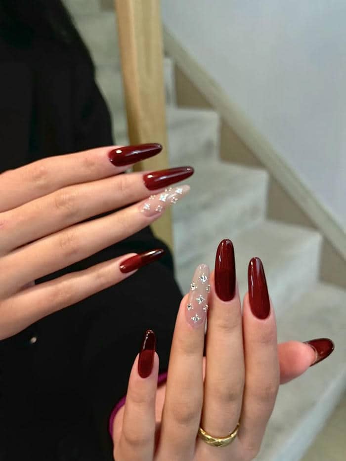 mẫu nail màu đỏ đất
