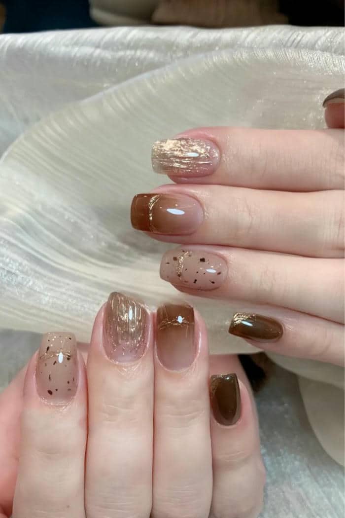 mẫu nail màu nâu sang chảnh