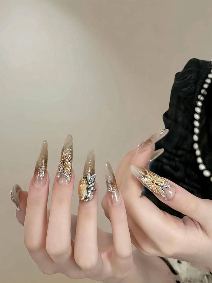 mẫu nail màu vàng nâu
