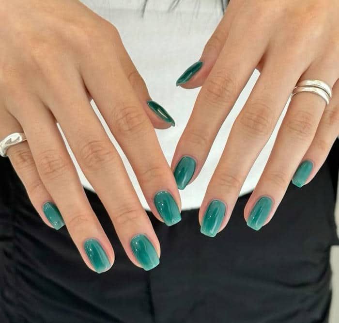 mẫu nail màu xanh ngọc đơn giản