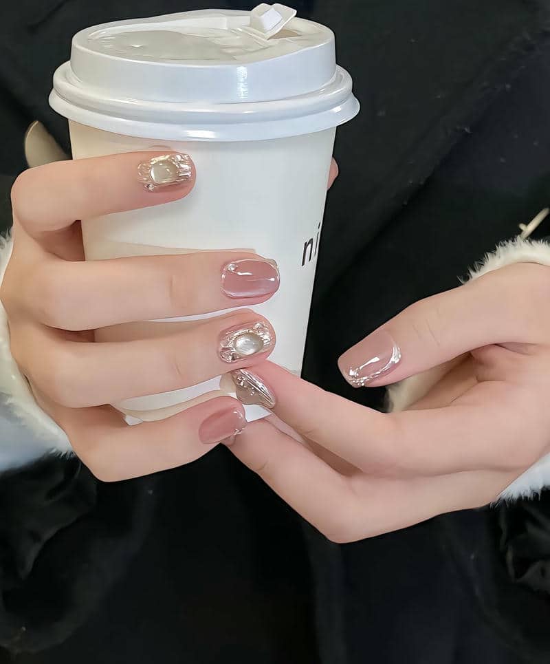 mẫu nail móng ngắn cá tính