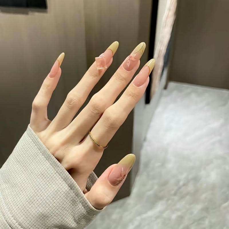 mẫu nail móng nhọn đơn giản