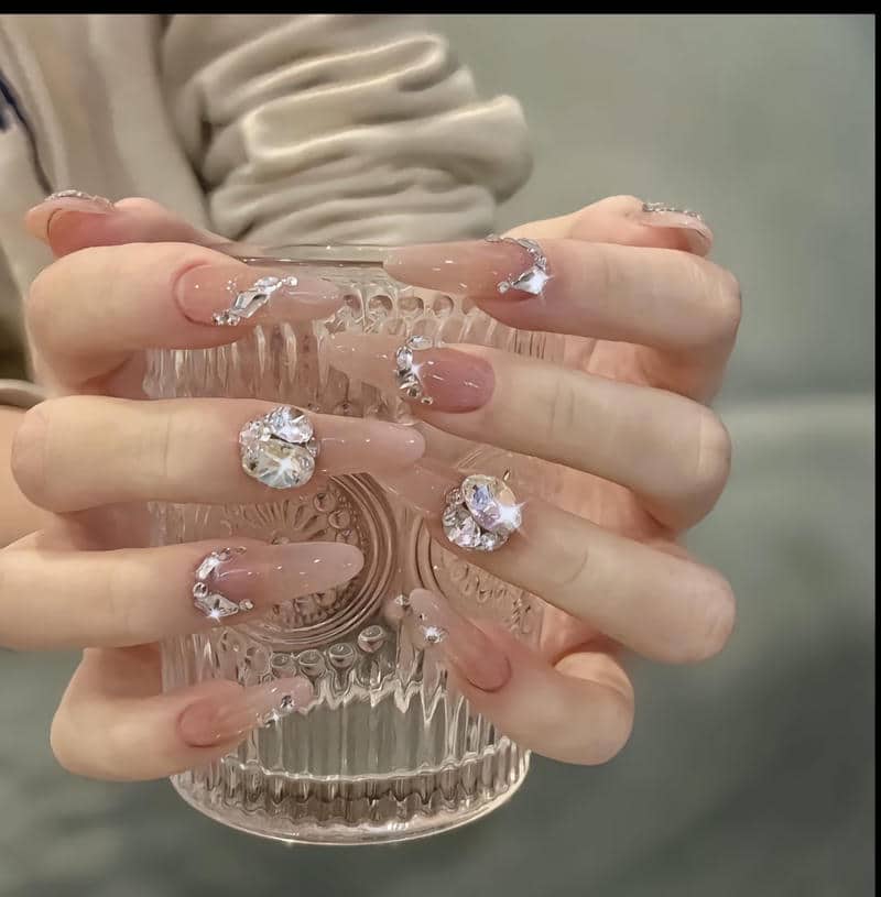 mẫu nail móng nhọn tròn đẹp