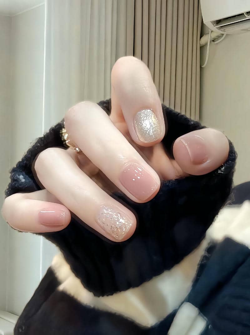 mẫu nail ngắn nhẹ nhàng